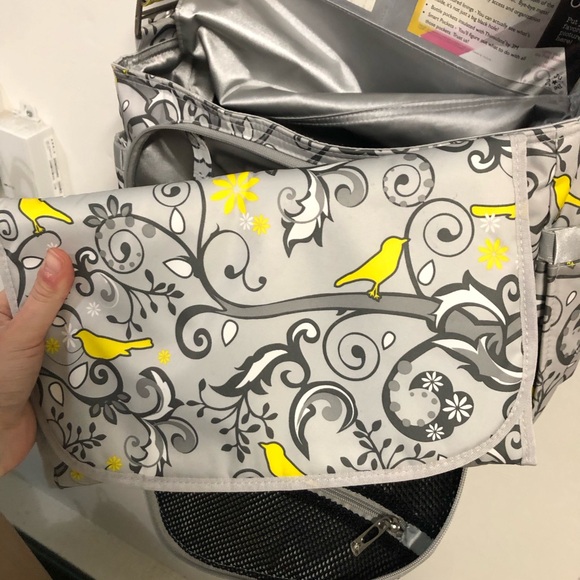 Ju-Ju-Be BRAND NEW Floral Gray and Yellow Diaper Bag - Picture 13 of 14